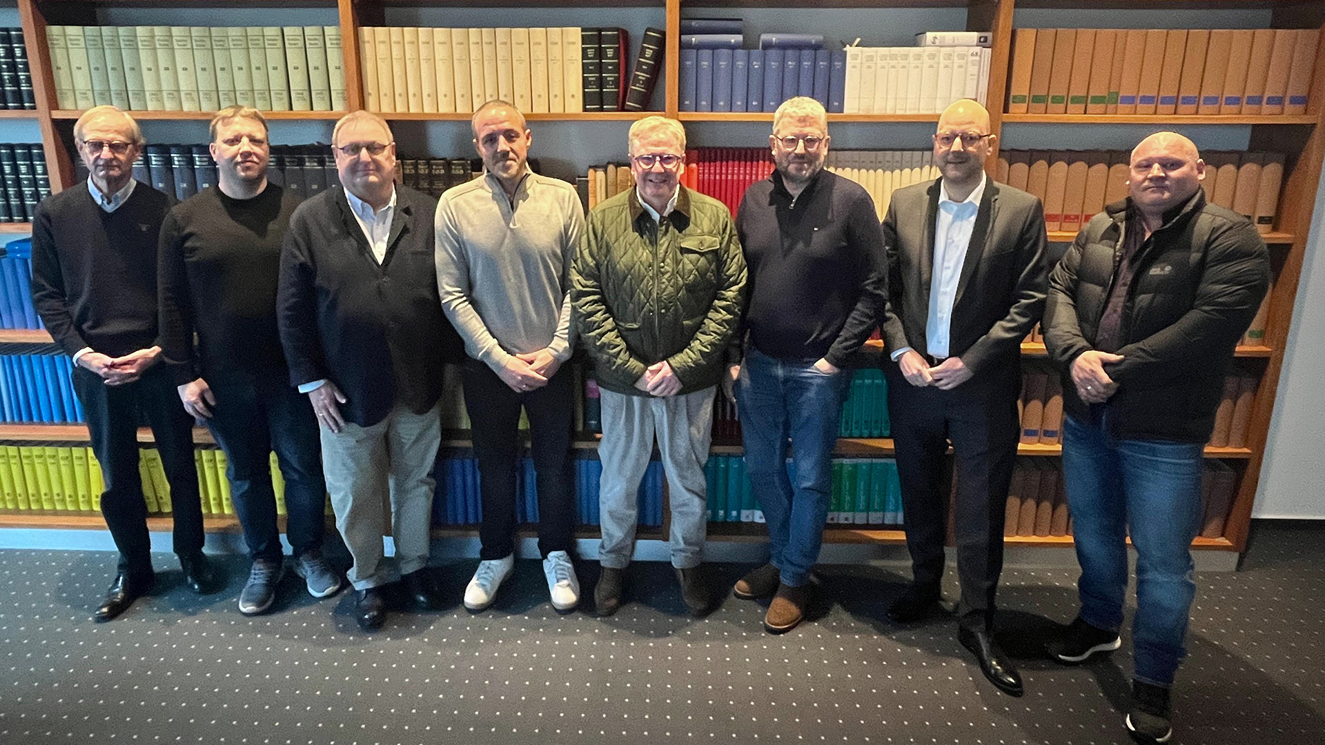 Gruppenfoto von mehreren Gesellschaftern